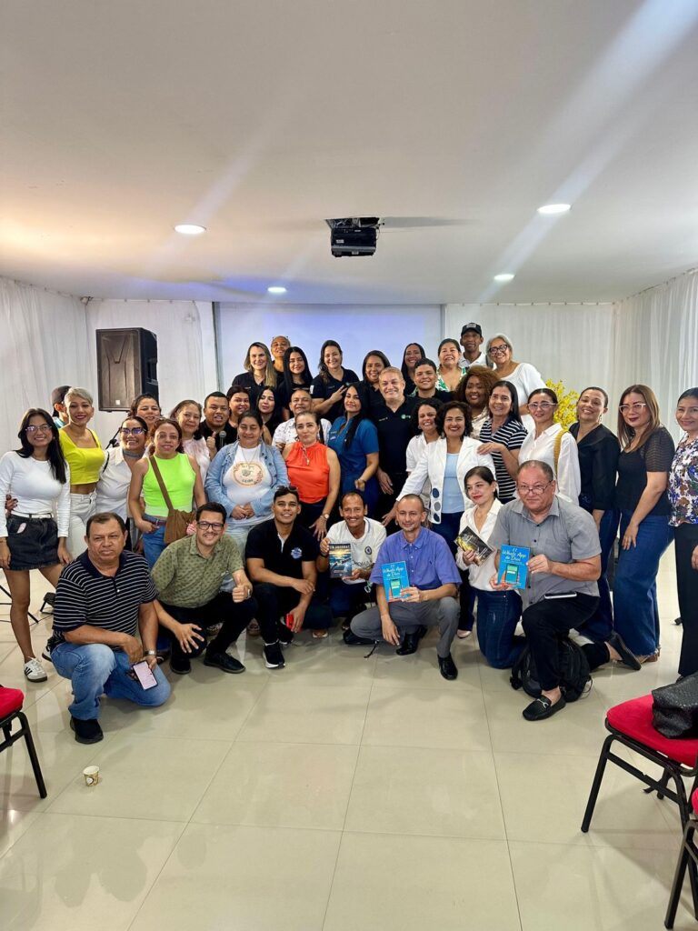 En Barranquilla lanzan 'Crea, Innova y Lidera', plataforma para formar e impulsar a emprendedores del Caribe 2 Fotografía de participantes de la presentación de 'Crea, Innova y Lidera'.
