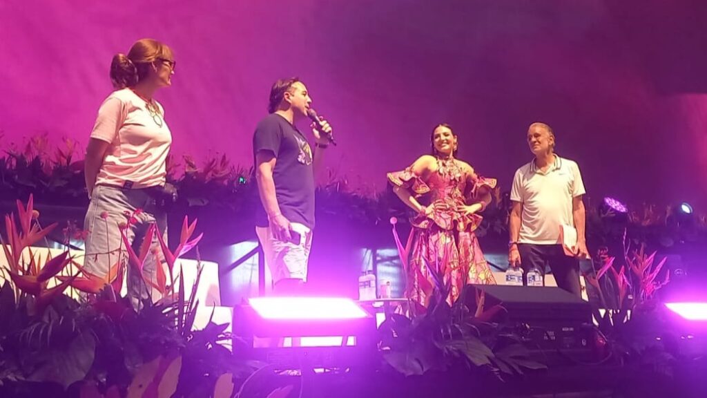 Fotografía de la Reina del Carnaval 2026, Michelle Char Fernández, presente en el evento del Giro de Rigo.