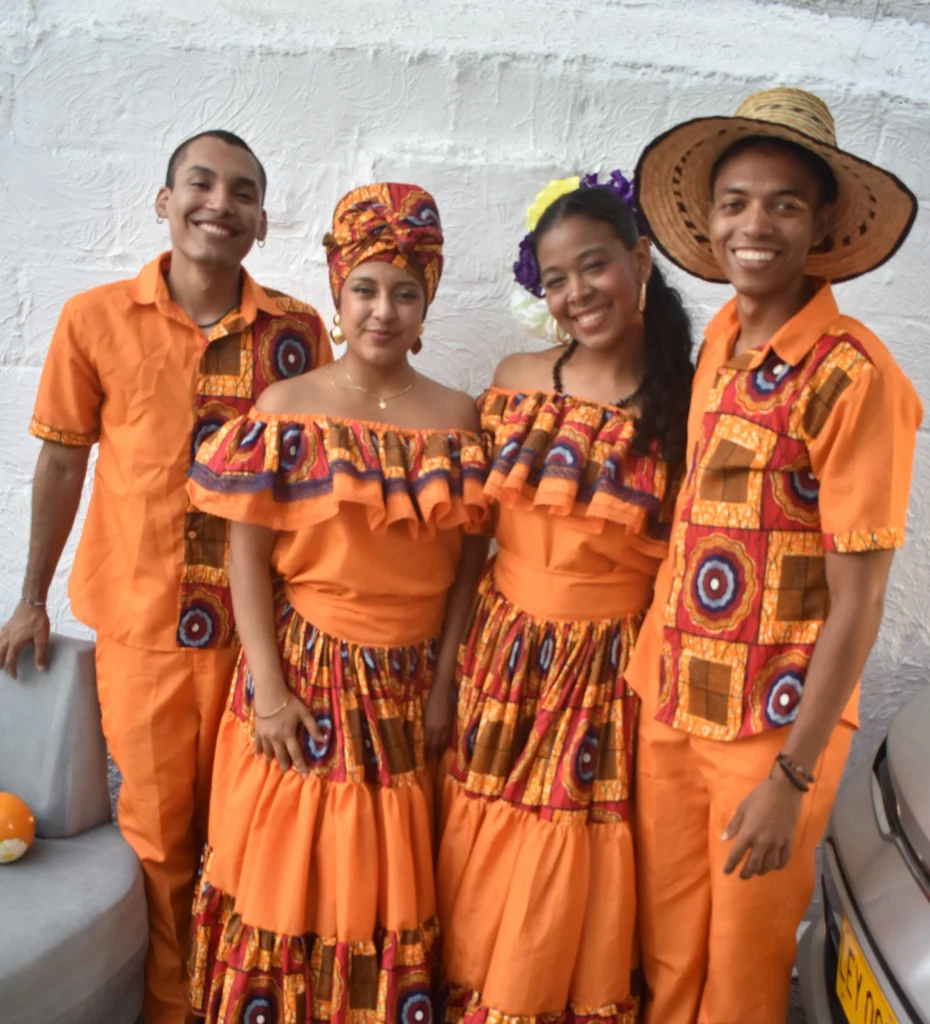 Fotografía de cuatro de los miembros de Bulla Raíz.