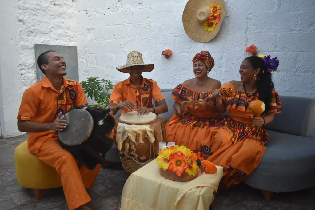 Fotografía de parte de los integrantes de Bulla Raíz.