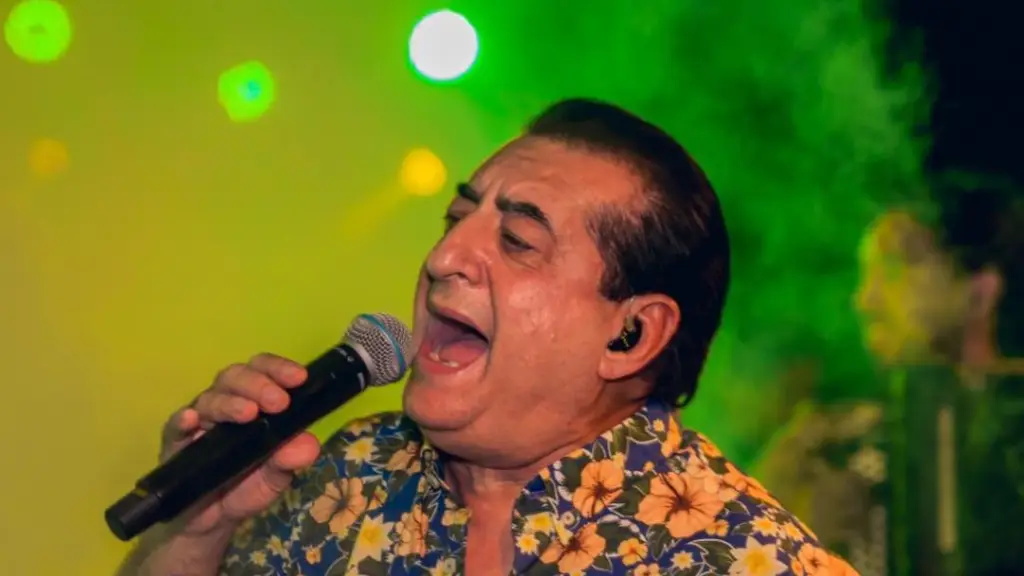 Fotografía de Jorge Oñate realizando una de sus presentaciones.