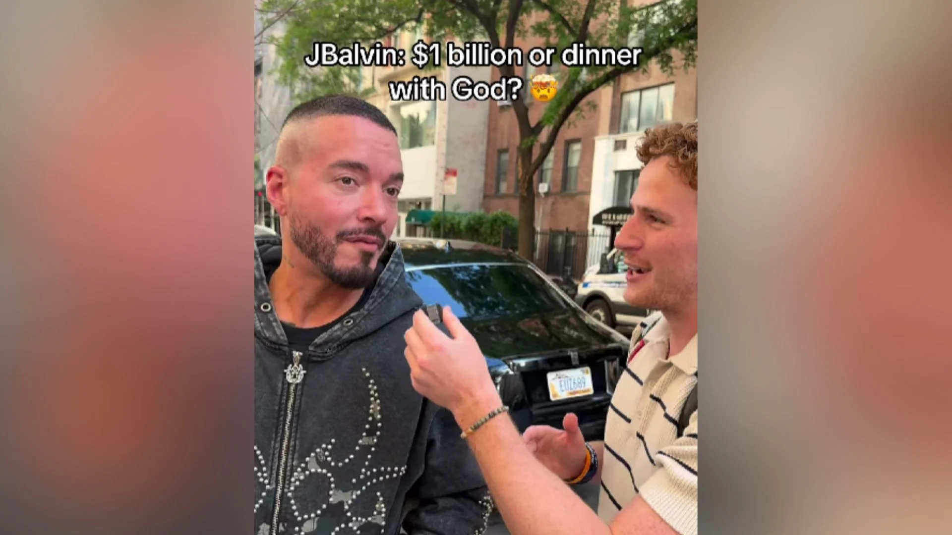 ¿Qué prefiere? J Balvin se viraliza al responder si desea millones de dólares o una conversación con Dios 1 Captura de J Balvin, siendo entrevistado por un empresario estadounidense.