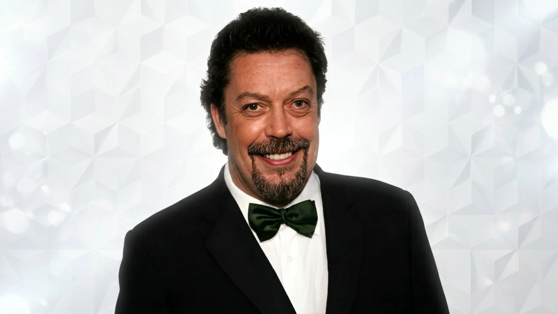 Fotografía de Tim Curry, actor de origen británico fallecido.