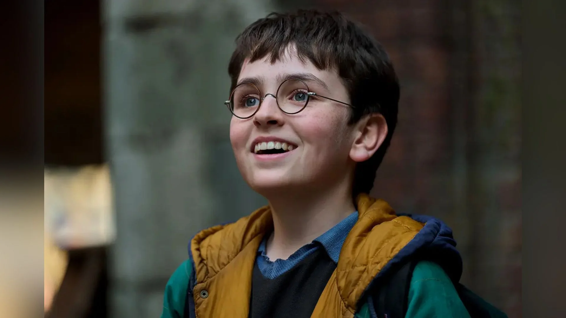 Fotografía de Dominic McLaughlin como Harry Potter en la nueva serie de la icónica saga.